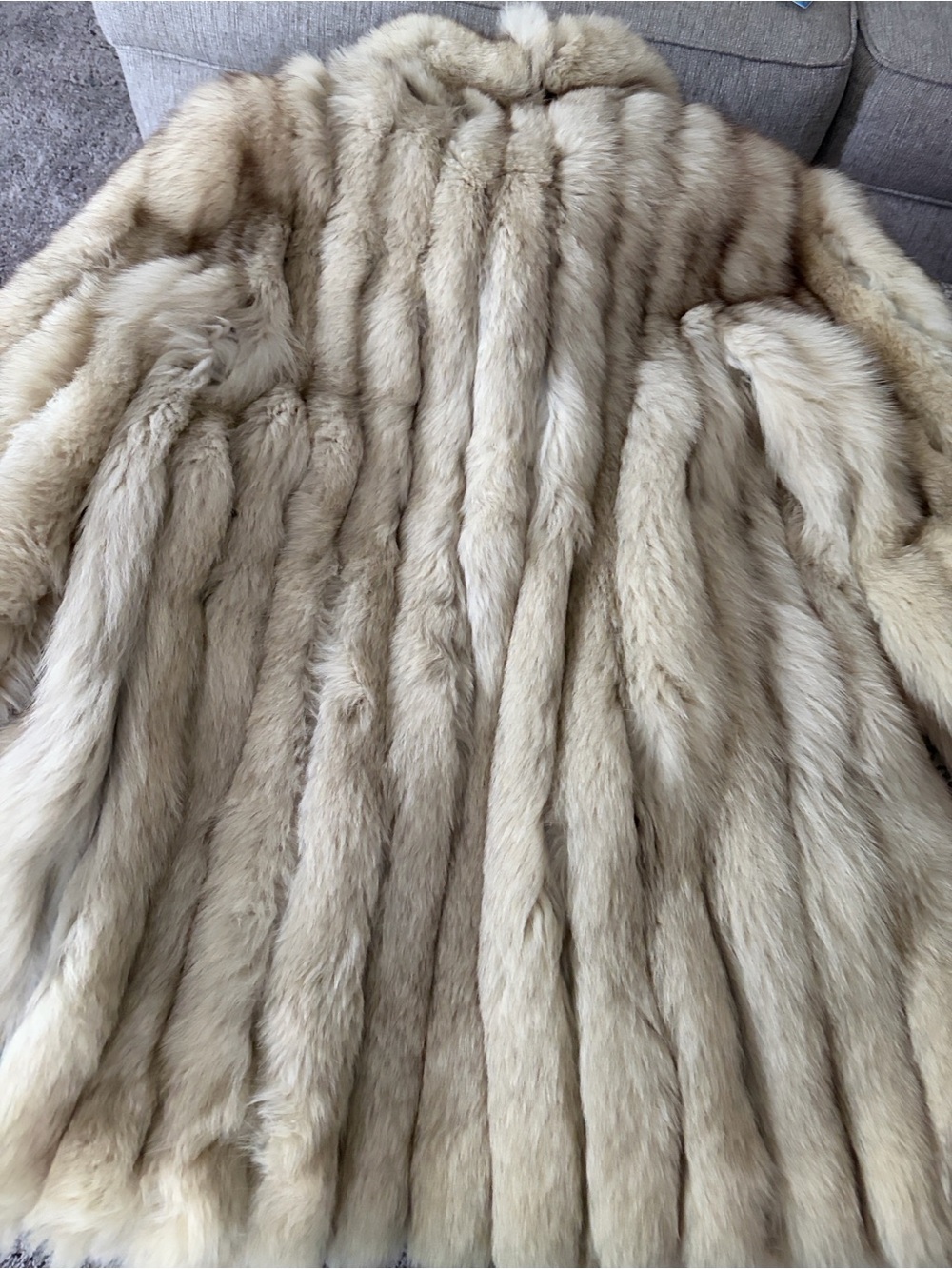 Fur Coat - Picture 5 of 5
